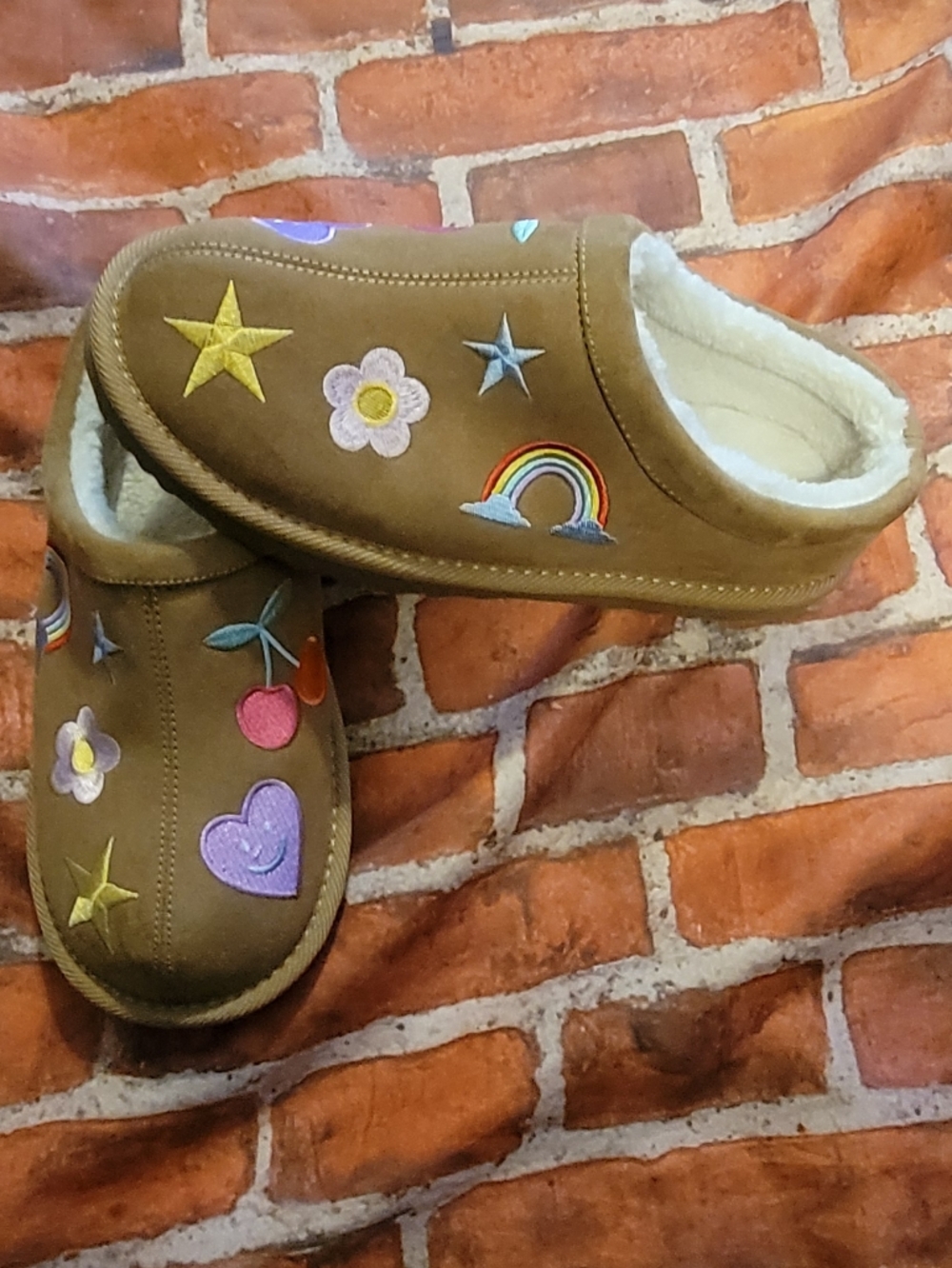 Cat & Jack Kids Size 5 Embroidered Patch Slippers Chestnut Tan Faux Fur Lined
